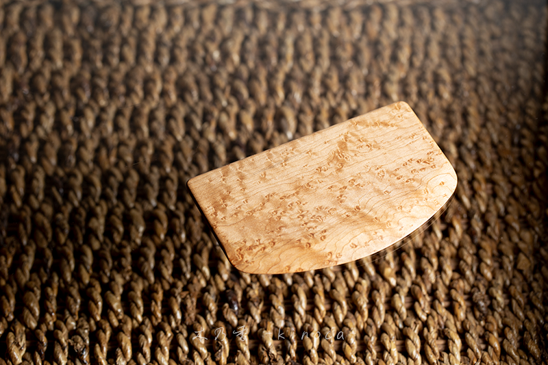 バーズアイメイプル(birds eye maple)木の葉書で作ったスケッパー